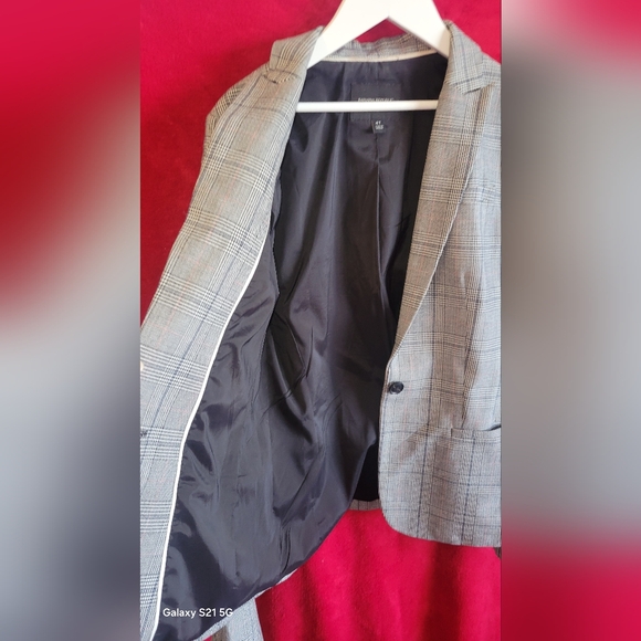 EUC Banana Republic Women's Gray  Plaid Blazer Jacket Size 4 Tall - Picture 4 of 4